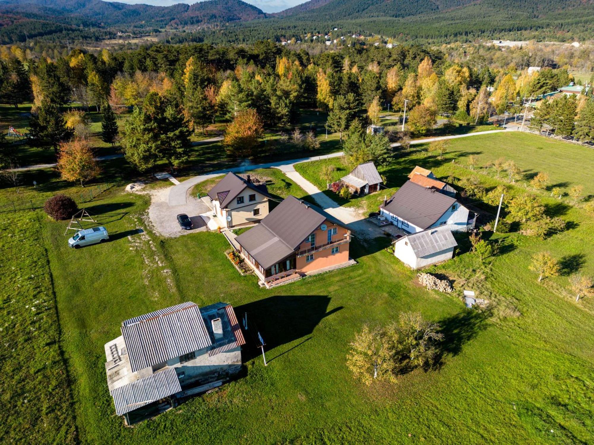 Apartments Marija Vrelo Koreničko Buitenkant foto