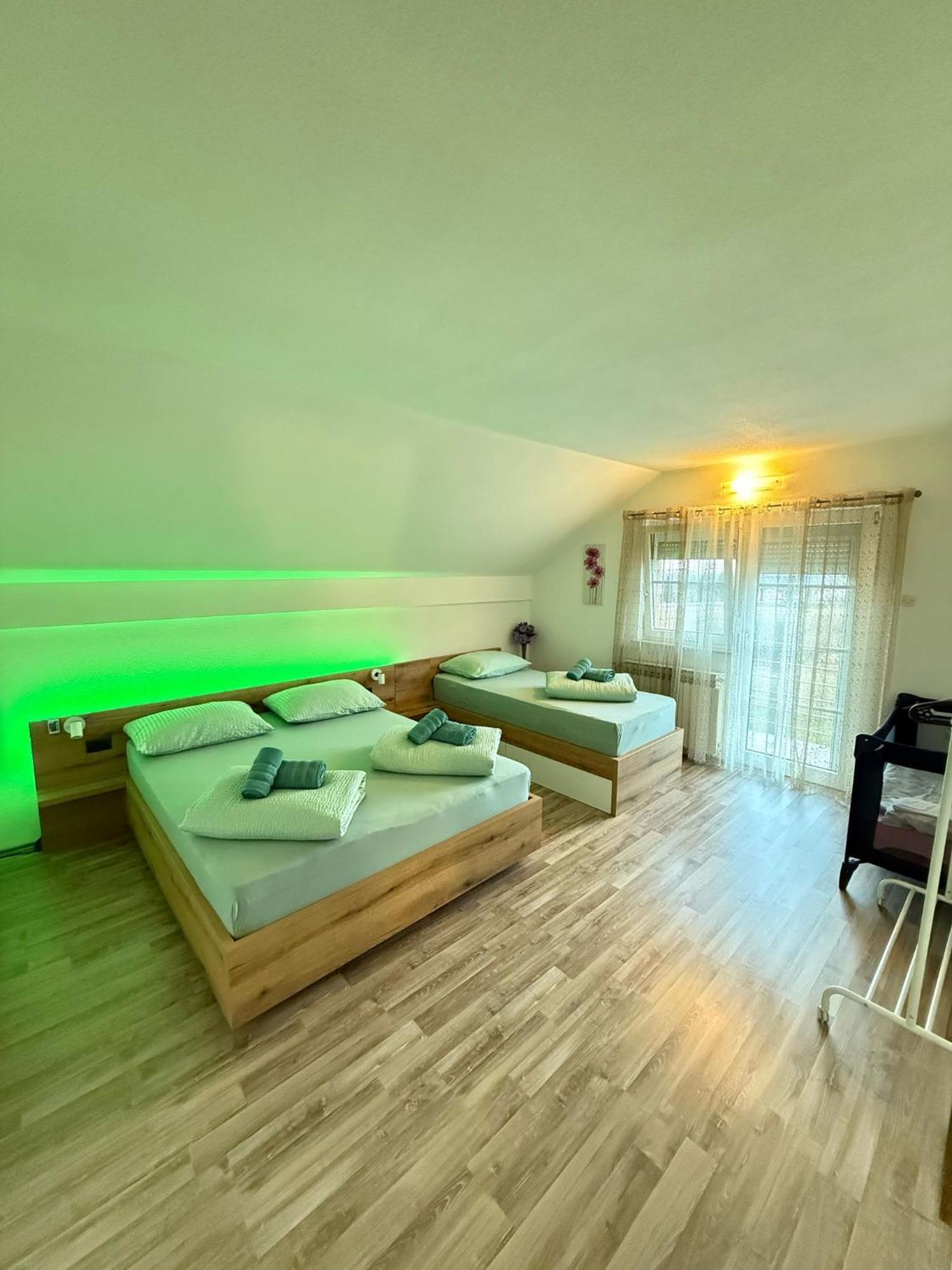 Apartments Marija Vrelo Koreničko Buitenkant foto