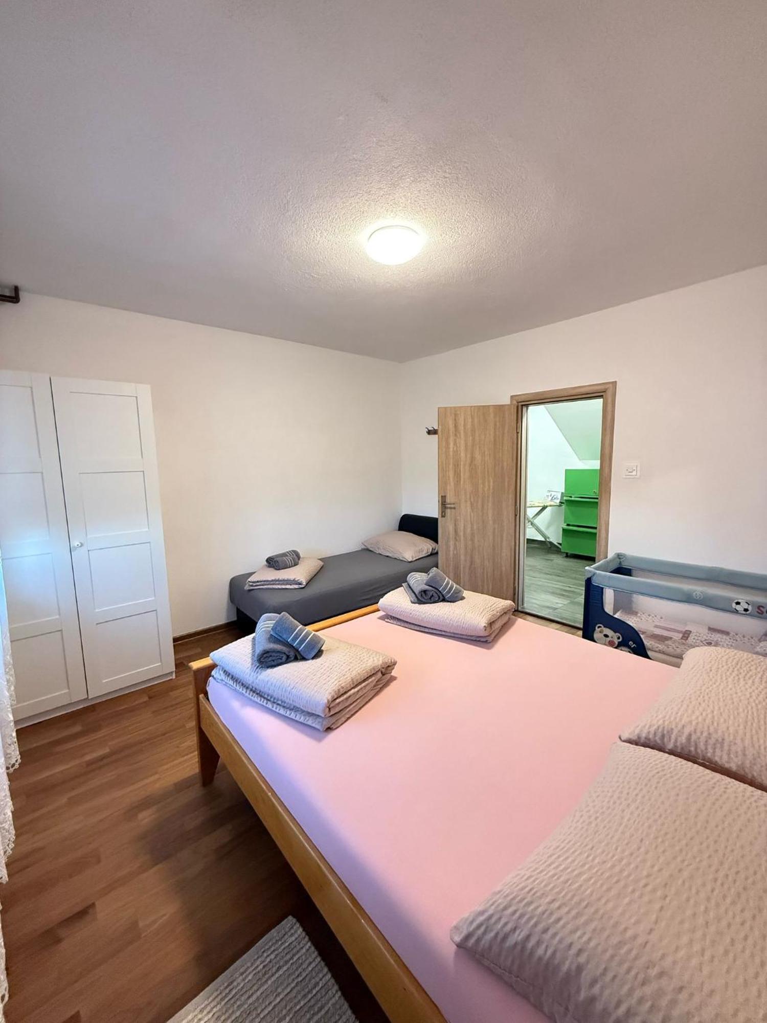 Apartments Marija Vrelo Koreničko Buitenkant foto
