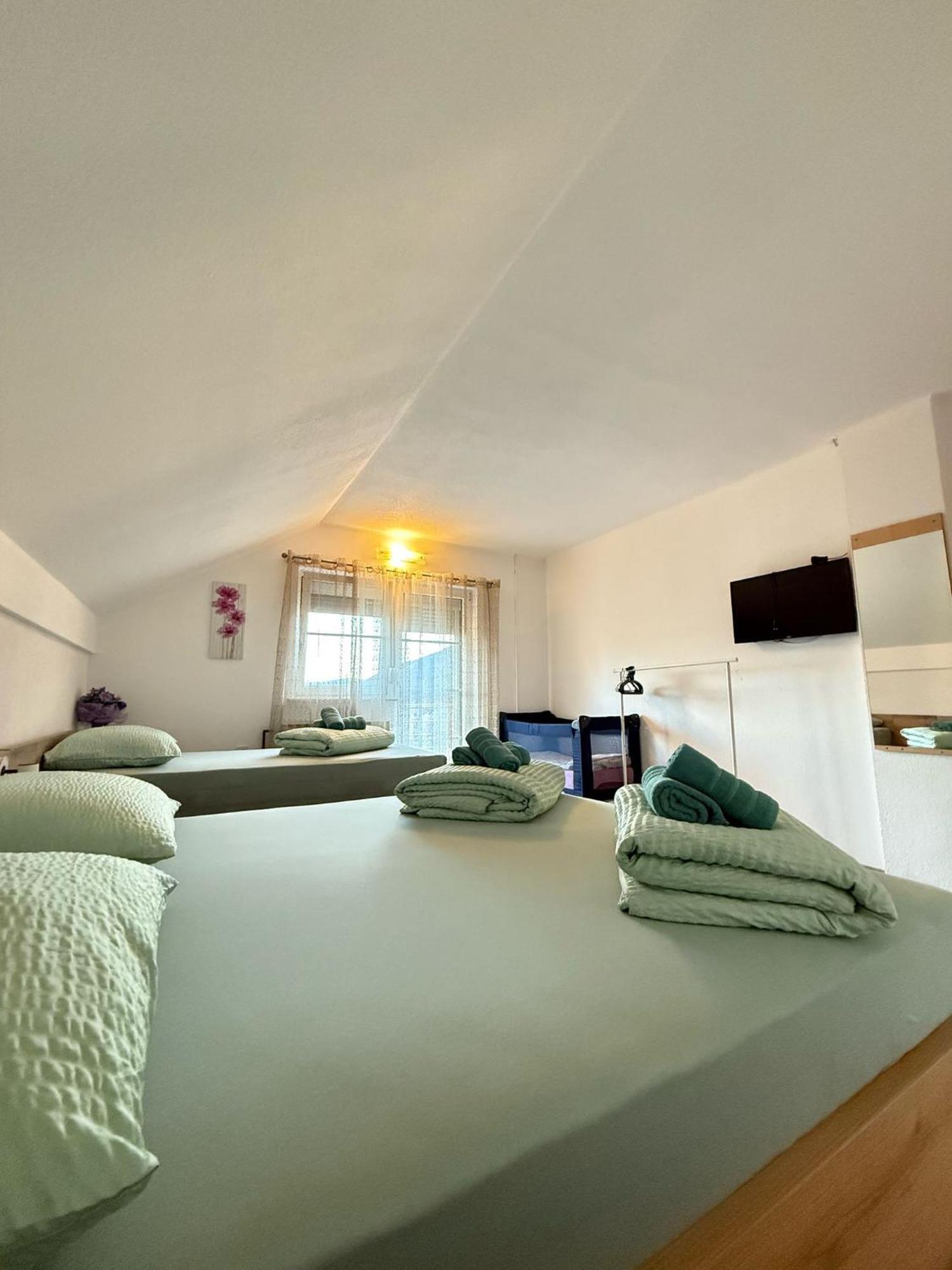 Apartments Marija Vrelo Koreničko Buitenkant foto