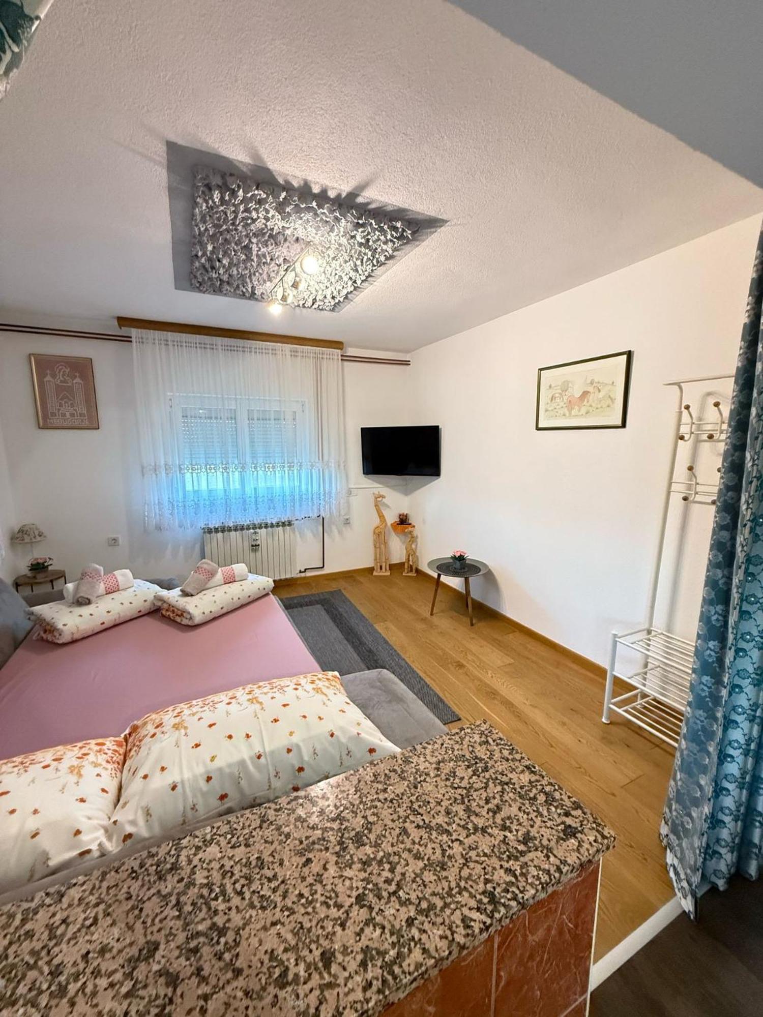 Apartments Marija Vrelo Koreničko Buitenkant foto